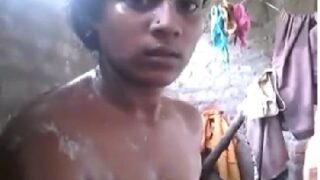 Chennai ammayi selfie video call lo snanam