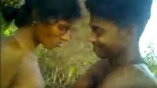 అడవిలో ఆంధ్ర గిరిజన జంట సెక్స్